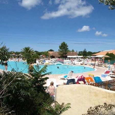 Mobile Home Ht De Gamme Climatise Dans Le Camping **** De La Reserve Gastes Bagian luar foto
